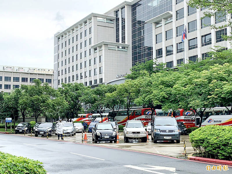 The Novotel Taipei Taoyuan International Airport hotel is pictured in Taoyuan yesterday.
Photo: Hsieh Wu-hsiung, Taipei Times