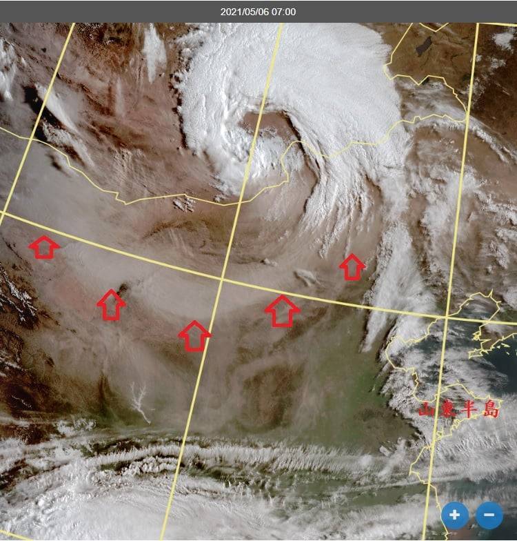 鄭明典上午PO出最新的衛星雲圖，警告當前中國華北地區正在發生新一波很強的沙塵暴。（擷取自鄭明典臉書）