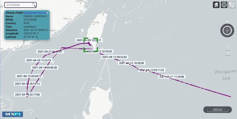 挪威民用船「大崃谷二号」近期在台湾附近及南海的航行轨迹。（图取自SCSPI）(photo:LTN)