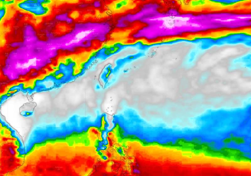 據圖片上顯示，白、灰色的地方表示幾乎「0」降雨，而除了台灣東部以外都是一片灰白。（圖取自臉書「台灣颱風論壇｜天氣特急」）