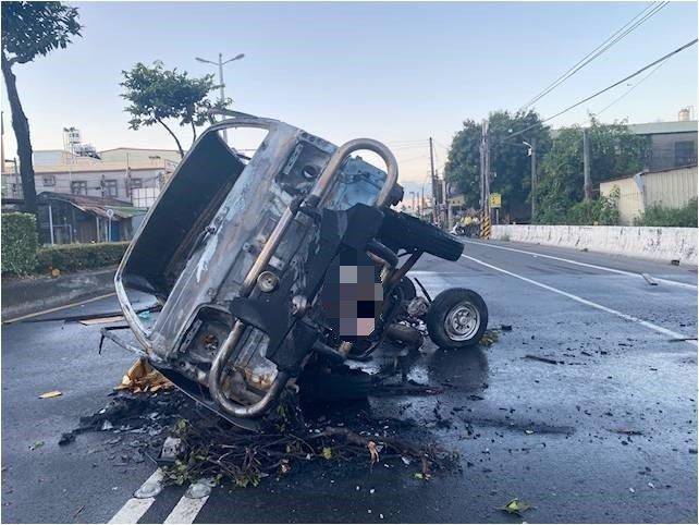 偷車撞成火燒車釀1傷，荒唐通緝犯竟肇事逃逸。（警方提供）