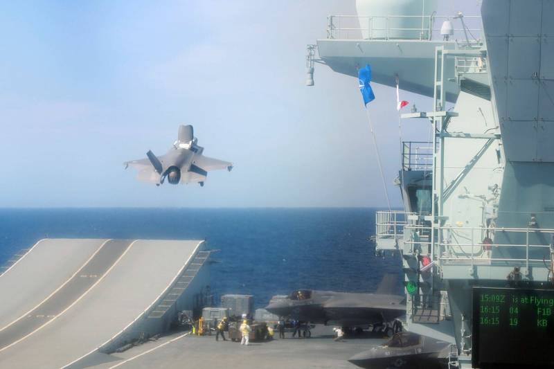 伊莉莎白女王号舰载机F-35B战机27日在北约军演中自甲板起飞。（路透）(photo:LTN)