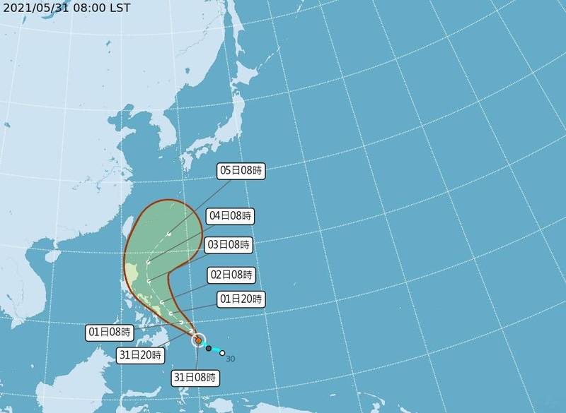 今天生成的彩雲颱風預估週五、週六接近台灣外海，此時距離台灣最近，但強度也會跟著減弱，因此對台影響不大。（記者蕭玗欣翻攝）