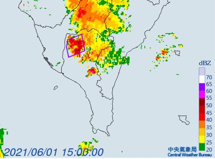 中央氣象局在今（1）日下午15時10分，針對屏東縣發布大雷雨即時訊息，提醒民眾慎防劇烈降雨、雷擊。（圖取自中央氣象局）