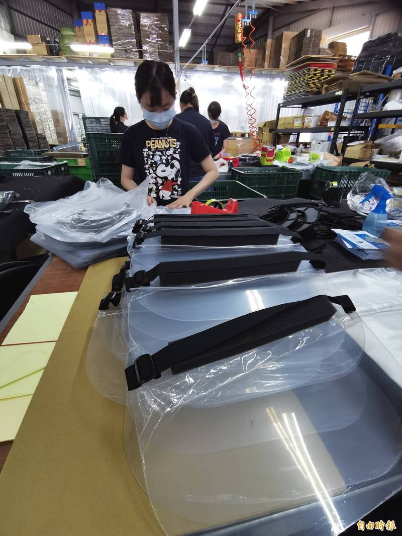 抗疫幕後無名英雄 和美實業防護面罩1年來捐逾6萬具 生活 自由時報電子報