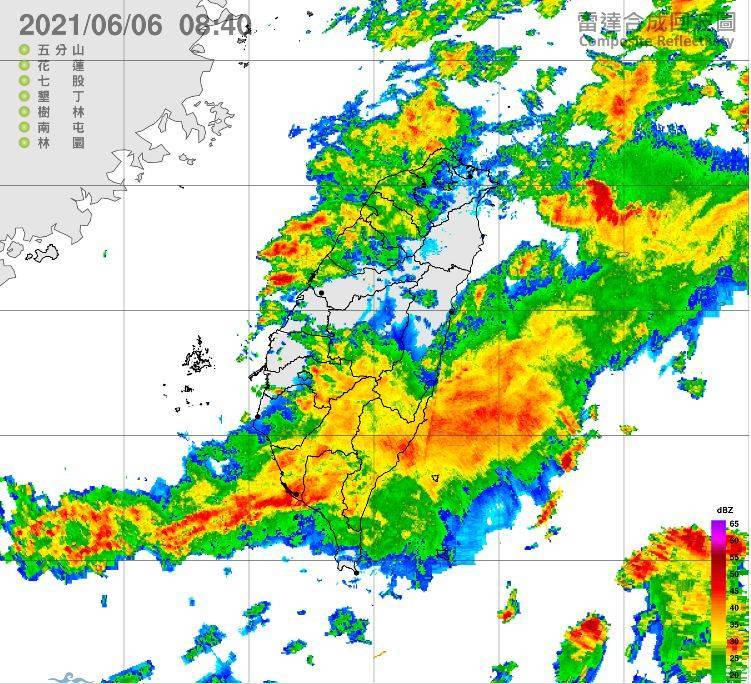 中央氣象局指出，南高屏三縣市為「大豪雨」警戒範圍。（圖擷取自中央氣象局）