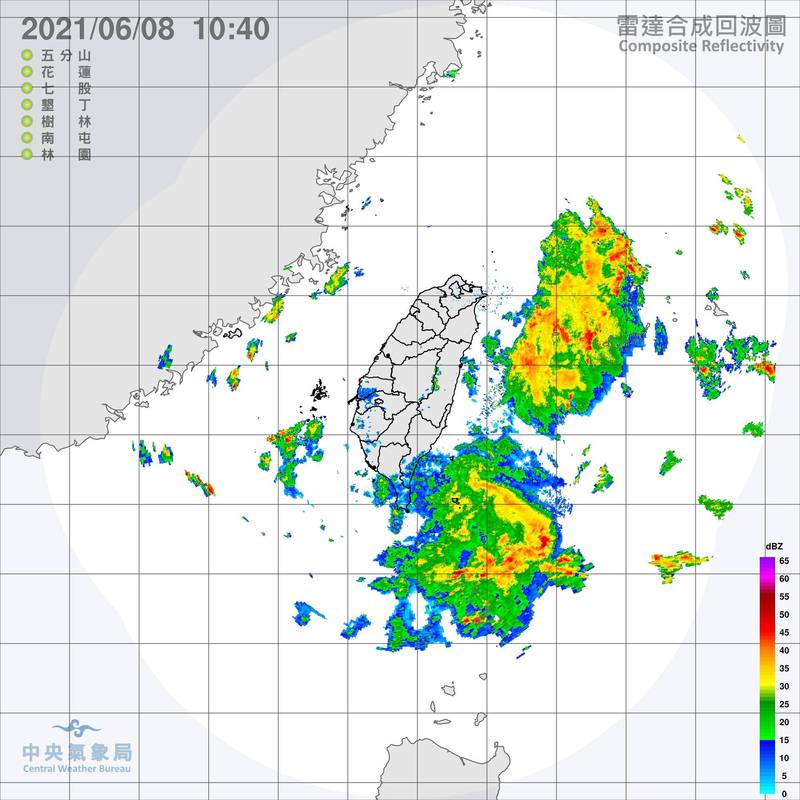 今起鋒面離開台灣，上午高雄以北地區都看到陽光露臉，不過，鋒面殘留水氣仍豐沛，加上太陽照射，午後雷雨還是會帶來較大雨勢。（記者蕭玗欣翻攝）