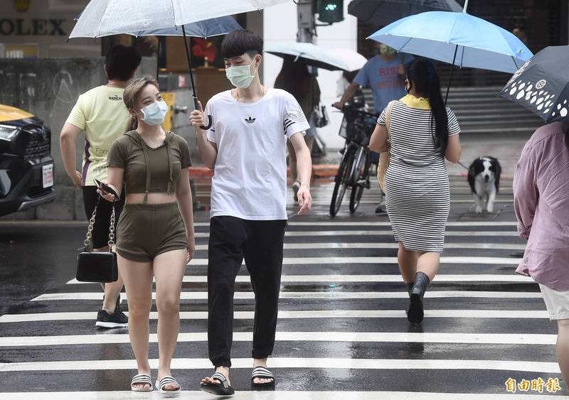 氣象專家吳德榮透露，下週滯留鋒面重返，台灣將有大量降雨機會。（資料照）