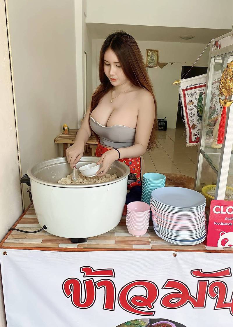 巨乳 人妖