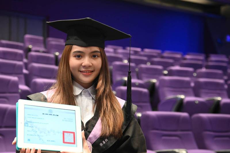 清華大學今年將發出區塊鏈數位加密簽章的畢業證書，畢業生下週可申請，還可通行國外，是國內首張區塊鏈數位畢業證書。（清大提供）