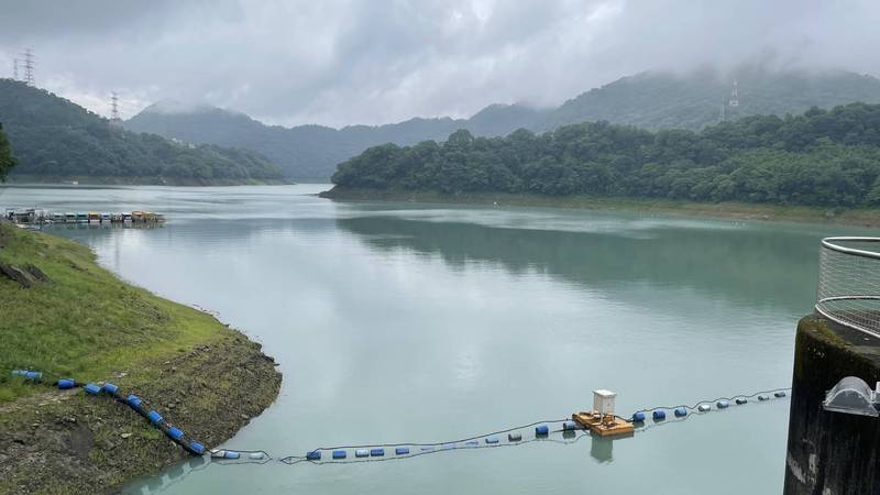 受惠連續幾波降雨，石門水庫終於解渴。（記者許倬勛翻攝）