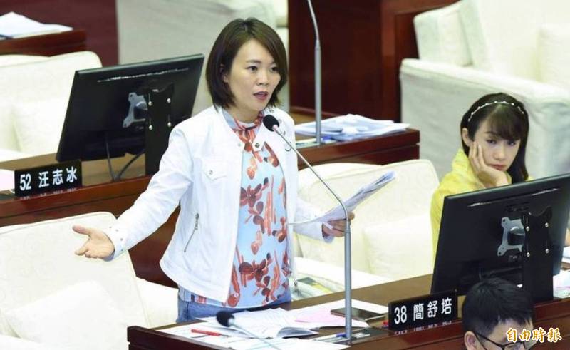 簡舒培在臉書發文表示，她有證據可證明柯市府高層事先知道好心肝診所違規打疫苗。（資料照）