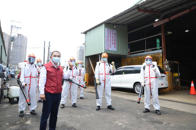 新北市長侯友宜表示，一定跟台北市採取區域聯防，有效將這波環南市場疫情堵住。（新北市政府新聞局提供）