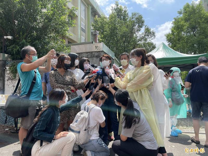 北市府遭質疑未疫調匡列 黃珊珊怒駁：散播假消息 - 生活 - Vimarsana News