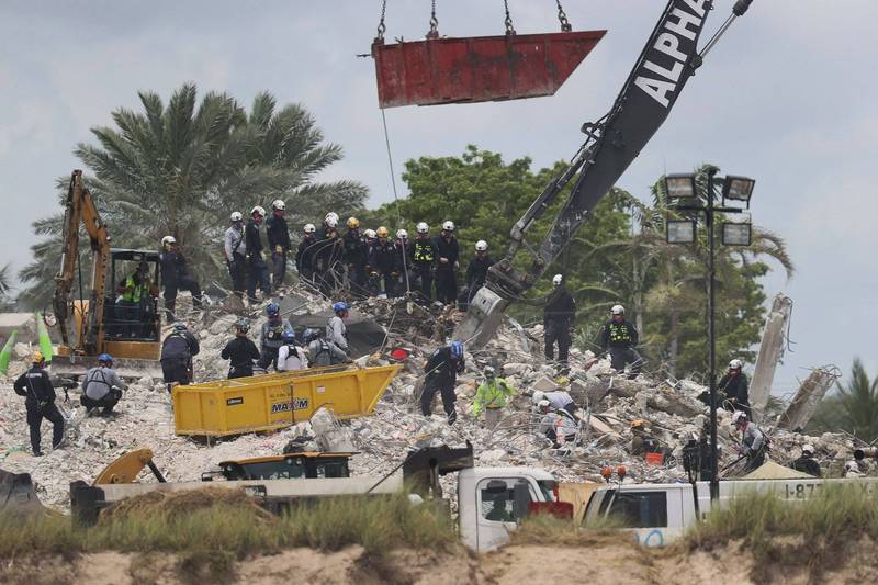 美国佛州迈阿密12层公寓倒塌，巴拉圭第一夫人席凡娜的姊妹苏菲亚一家罹难，巴拉圭总统阿布铎已宣布动身前往迈阿密。（法新社）(photo:LTN)
