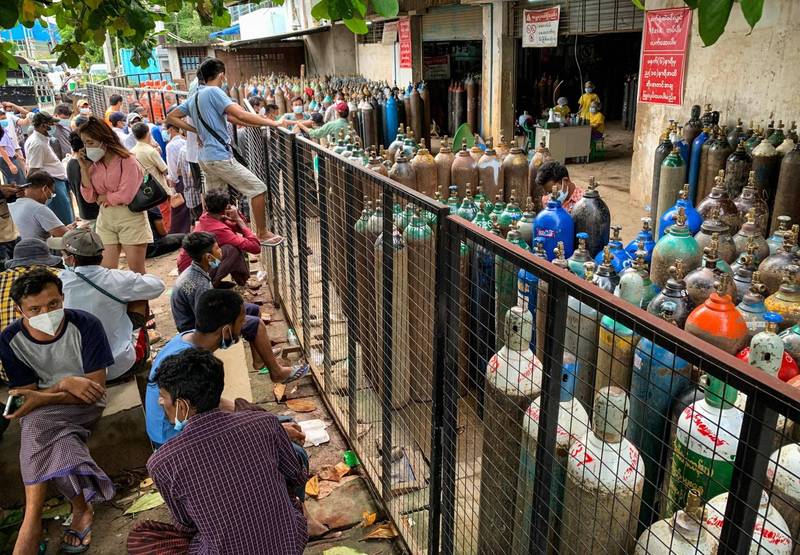 缅甸仰光地区等着购买氧气的人潮。（法新社）(photo:LTN)