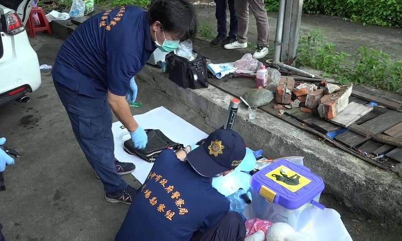 台中袁姓男子遭分居太太聯合陳姓情夫殺害焚屍，警方前往新竹採證。（記者陳建志翻攝）