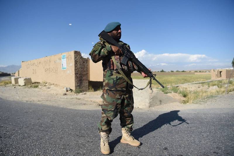 政府军在空军空袭支援下，击退塔利班在塔哈尔省发起的攻势。图为阿富汗政府军士兵。（法新社）(photo:LTN)