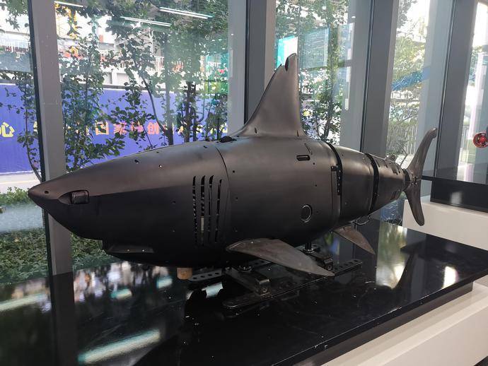 中国7月5日至7日在「北京国家会议中心」举办「第七届中国军事智能装备博览会」，会中展出一款「机器鲨鱼」军用无人机。（图取自微博）(photo:LTN)