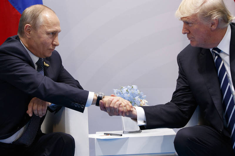 外媒爆俄总统普廷（左）下令谍报单位助美前总统川普（右）胜选。（美联社）(photo:LTN)