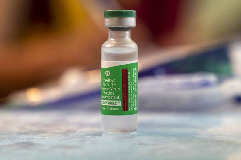 法國將在明日開放接種印度製AZ疫苗的遊客入境。（彭博）