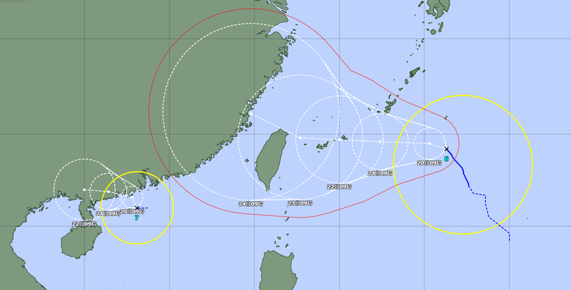 第7號颱風「查帕卡」在南海生成，未來在烟花颱風東方發展的低壓擾動，這兩個力量拉扯，將決定烟花颱風路徑要偏北或是偏西。（圖擷自日本氣象廳）