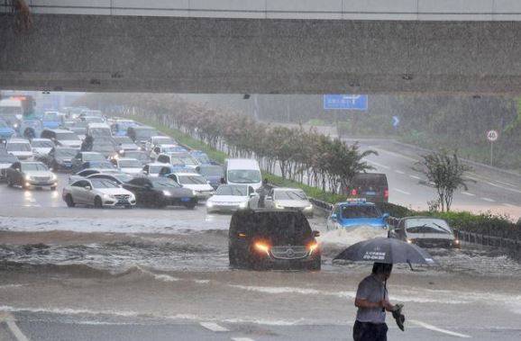 广东、广西多地也开始出现淹水灾情。（图取自微博）(photo:LTN)