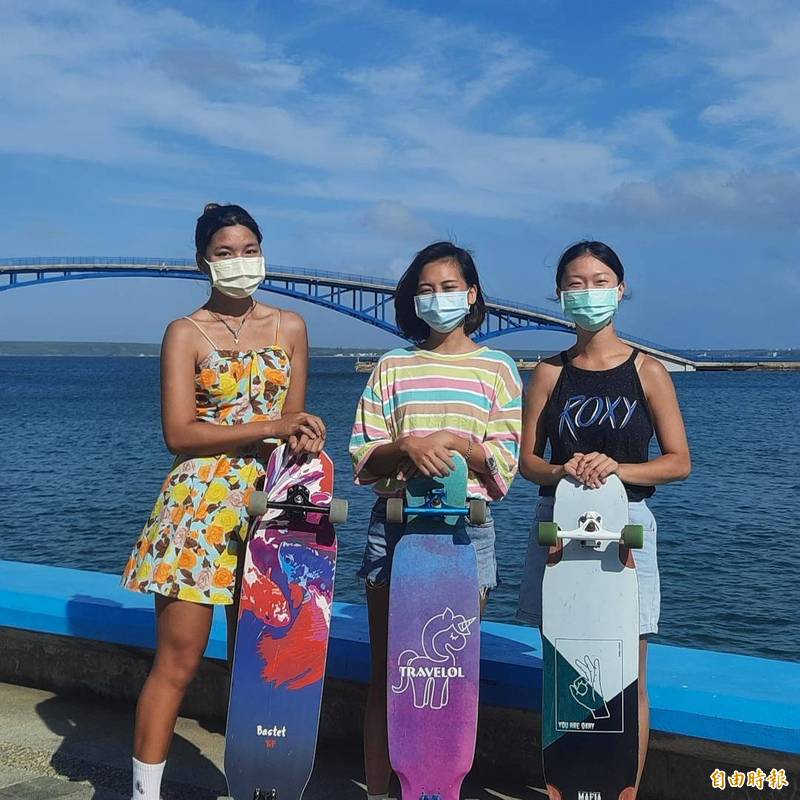 熱愛海洋赴澎湖求學闖蕩 陽光美少女推廣長板運動 - 生活 - Vimarsana News