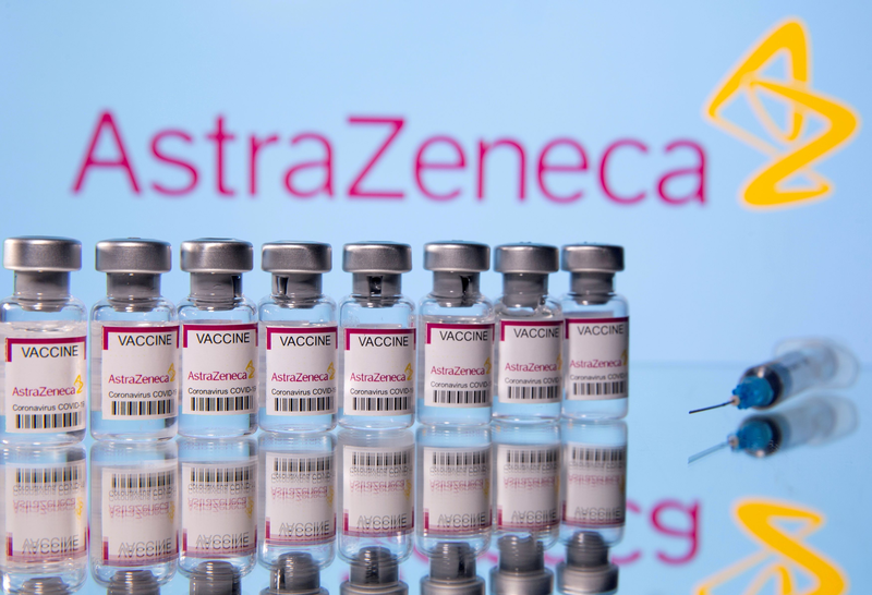 網友發文表示打完AZ疫苗後24小時內都未見明顯副作用，憂心注射是否有效。（路透資料照）