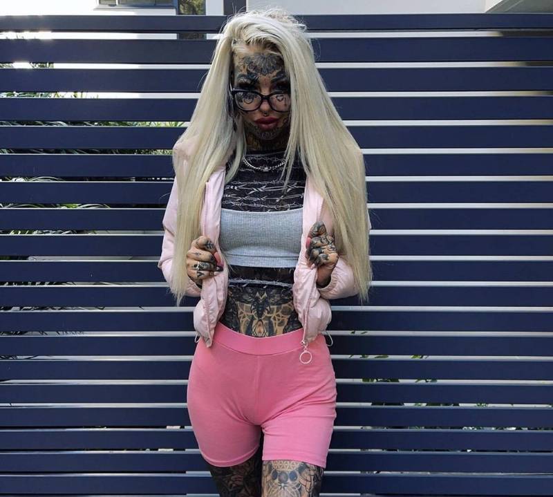 澳洲26岁纹身网红露可今（22）日罕见于社群平台Instagram上吐露长年遭霸凌心声。（图撷取自IG_amber_luke666）(photo:LTN)