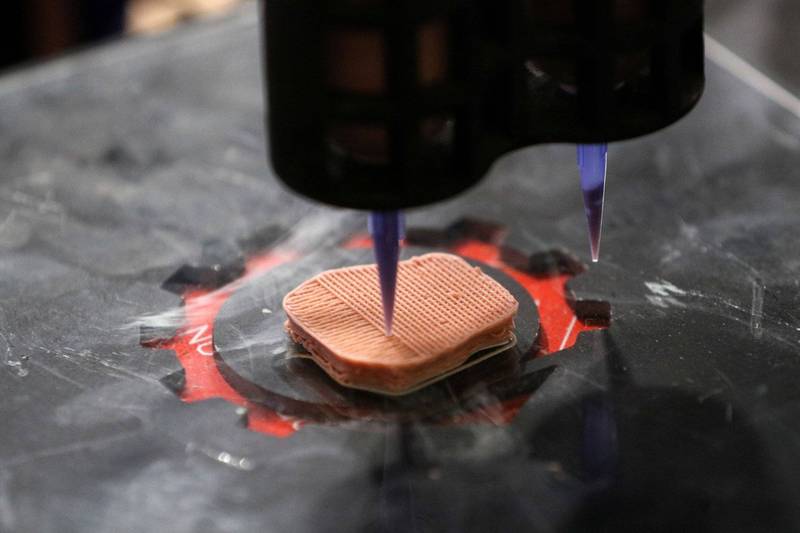 班牙巴塞隆纳肉品公司「诺瓦肉品」（Novameat）开发出3D列印的素食牛排。（路透）(photo:LTN)