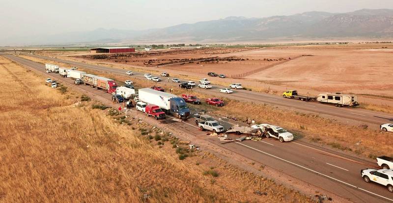 美国犹他州15号州际公路发生沙尘暴，造成20辆车连环撞，至少7人不幸丧命。（美联社）(photo:LTN)