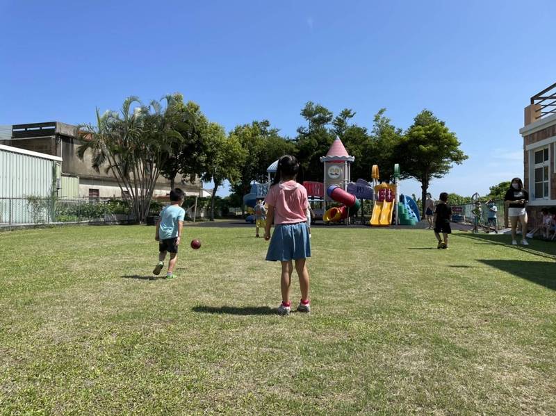 全國幼兒園今起復課，小朋友們回到學校。（圖由洪懿聲提供）