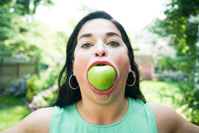萨曼莎经常于社群平台上分享将嘴巴豪迈塞满食物的影片，抖音帐号更有170万名粉丝。（图撷取自Guinness World Records网站）(photo:LTN)