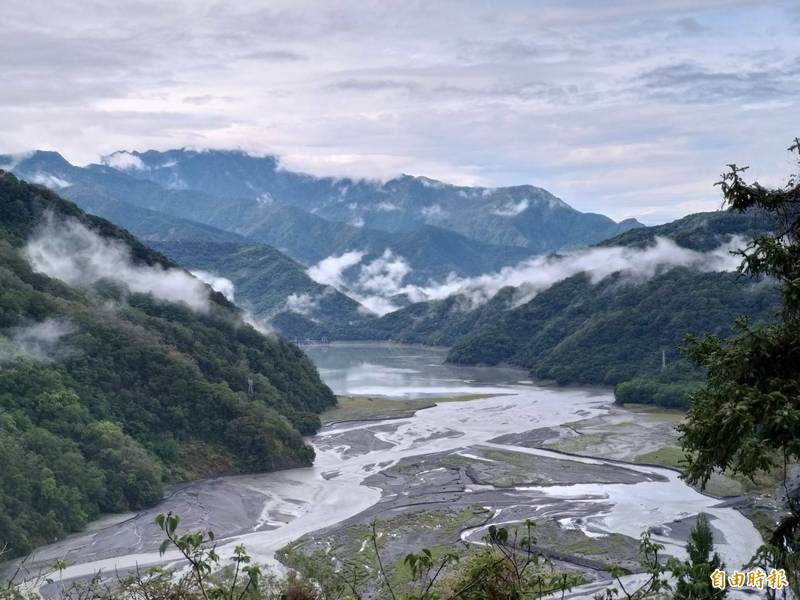 6月梅雨鋒面為仁愛鄉霧社水庫帶來不小進帳，但仍先挹注日月潭。（記者佟振國攝）