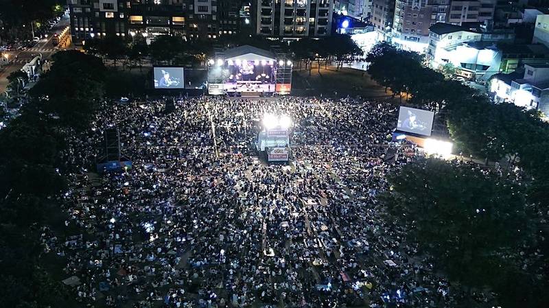 台中爵士音樂節往年均吸逾百萬樂迷朝聖，今年雖恢復實體音樂會，但將「化整為零」以小型演出為主。（圖：市府提供）