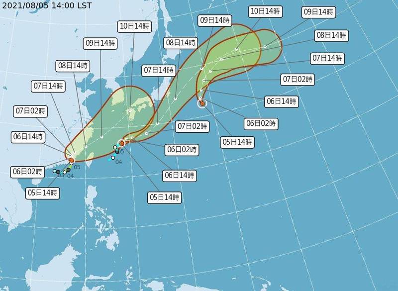 太平洋地區有3個颱風，氣象局今天下午解除第9號颱風盧碧海上颱風警報，第10號、11號颱風「銀河」與「妮妲」雖形成但暫時對台灣天氣無影響。（中央氣象局提供）