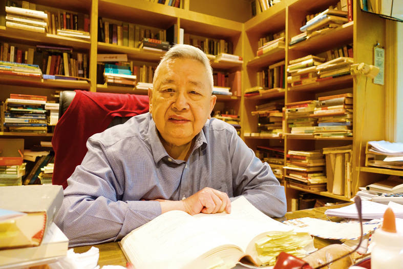 Historian Yu Ying-shih sits in his study at his home in New Jersey in an undated photograph.
Photo courtesy of Asian Culture Publishing Historian Yu Ying-shih sits in his study at his home in New Jersey in an undated photograph.
Photo courtesy of Asian Culture Publishing