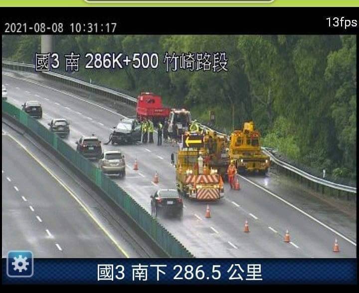 國道3竹崎至梅山大雨小客貨打滑撞護欄1人送醫 社會 自由時報電子報