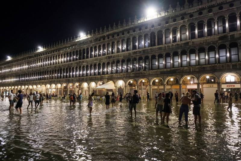 报导指出，威尼斯9日这起事故是由于气候变迁加剧，海平面上升、地面下沉等多种因素造成的。（路透）(photo:LTN)