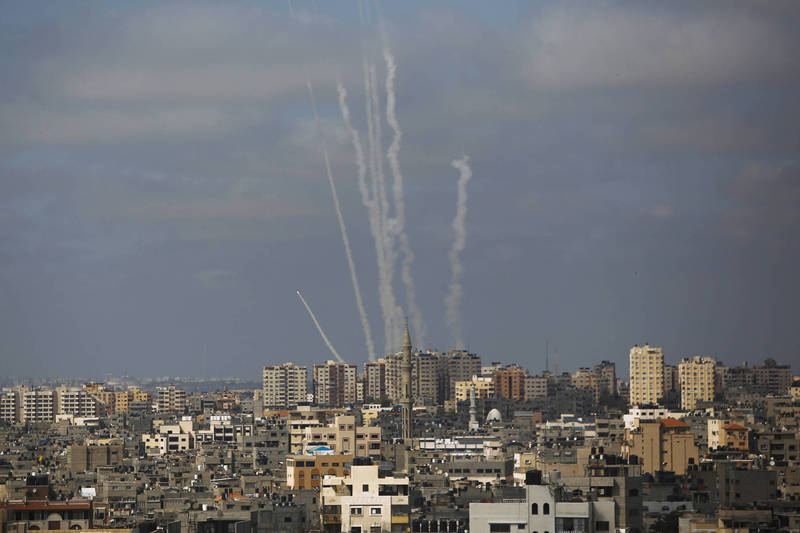 「人权观察组织」今（12）日指出，哈玛斯对以色列发射数千枚火箭弹，已经「构成战争罪」。（美联社）(photo:LTN)