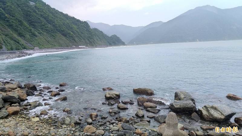 宜蘭縣東澳粉鳥林傳出划SUP遭漁民亮刀威脅，圖為事發附近海域。（記者江志雄攝）