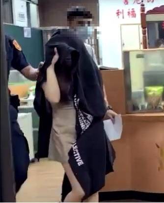 21歲越南女子皮膚白皙、有雙長腿,以工作居留身分來台賣淫被逮。(圖由民眾提供) 21歲越南女子皮膚白皙、有雙長腿,以工作居留身分來台賣淫被逮。(圖由民眾提供)