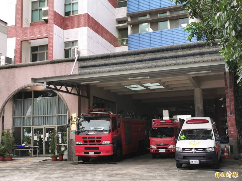 1歲多男童在幼兒園失去生命徵象，歸仁消防隊緊急送醫。（記者吳俊鋒攝）