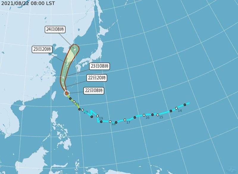 中央氣象局觀測指出，奧麥斯今天上午8時中心位置在北緯 24.3 度，東經 125.8 度，以每小時22公里速度，向北北西進行。（中央氣象局提供）