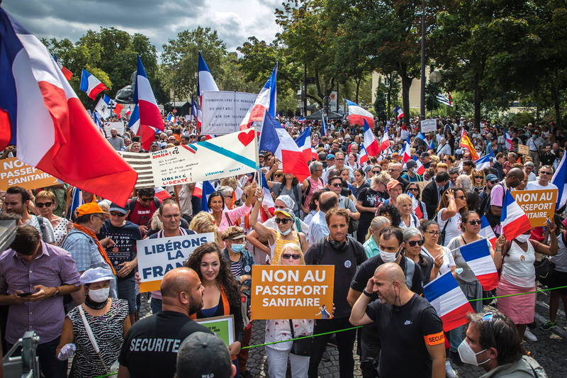 逾17萬法國民眾再度上街抗議 超過200場示威反對健康通行證 - 國際