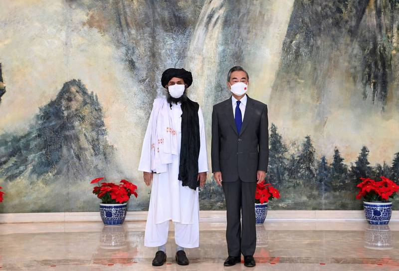 中國外長王毅7月底會見神學士政治領袖巴拉達爾（Mullah Abdul Ghani Baradar）等人。（美聯社資料照）