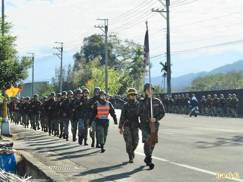 針對軍事訓練役男入伍接種疫苗議題，總統府發言人張惇涵今（24）日表示，總統蔡英文指示國防部，比照國軍官士兵模式，規劃入伍役男進行疫苗接種作業。示意圖。（資料照）