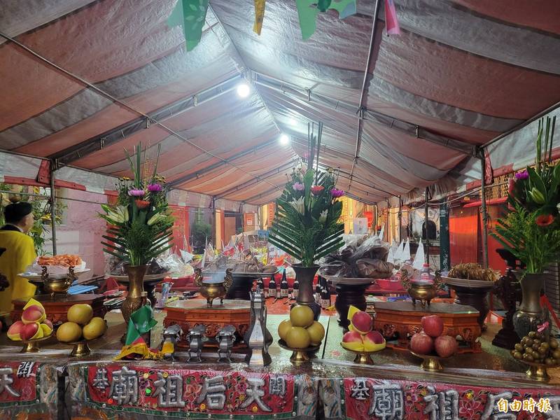 台南北區開基天后祖廟今天（農曆7月19日）舉辦普度法會。（記者王姝琇攝）