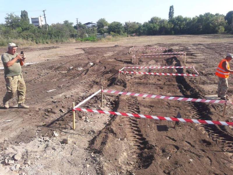 乌克兰南部敖德萨市（Odessa）发现大规模乱葬岗，挖掘出5000至8000人的遗骸，据信是前苏联领导人史达林「大整肃」迫害时期的受害者。（图撷自УІНП : Південь脸书专页）(photo:LTN)